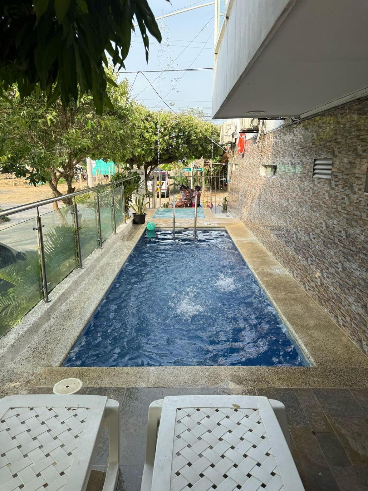 Apartahotel Eden Ковеньяс Экстерьер фото